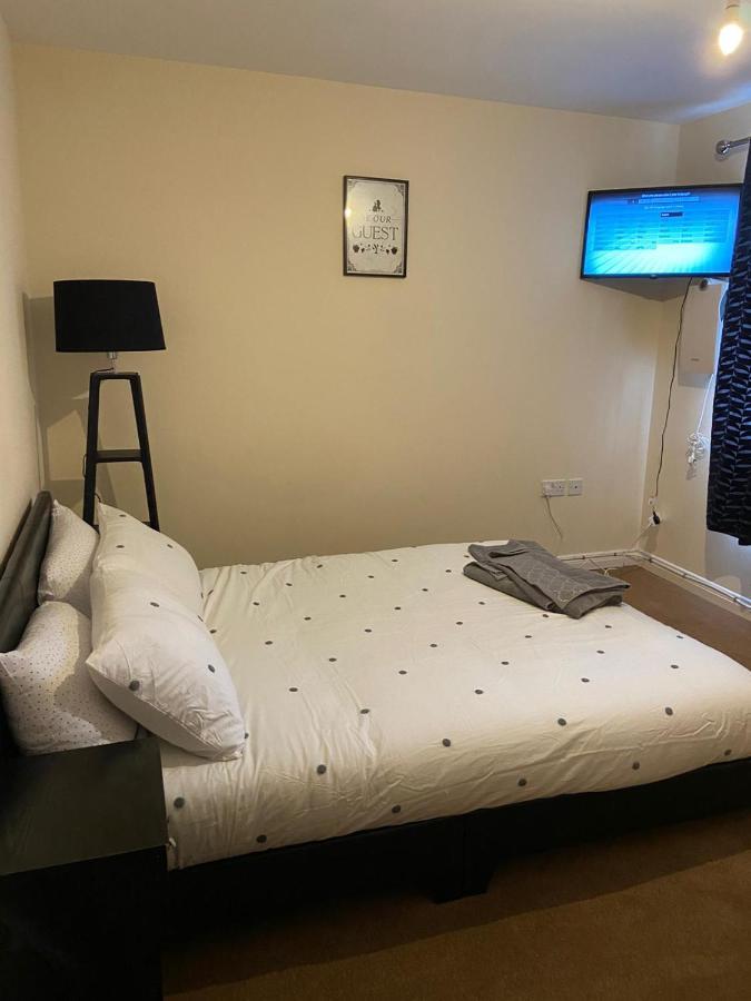Stunning 2-Bedroom Holiday Home Home With Free Wifi Thamesmead  外观 照片
